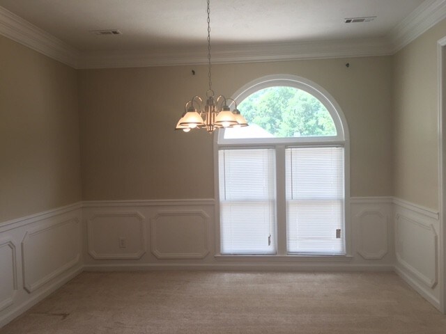 Building Photo - 3032 Chesterfield Court