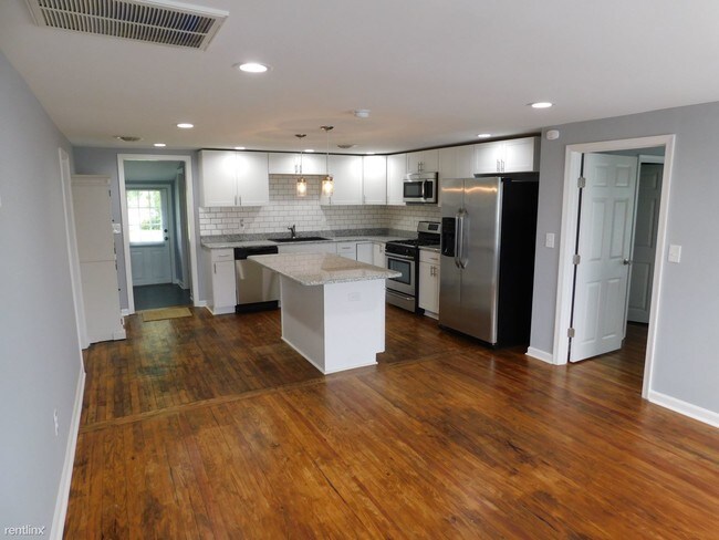 Building Photo - 3 br, 2 bath House - 126 Agnes Lane