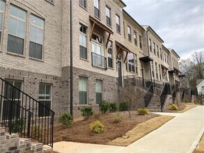 Building Photo - 4250 Spruce Pine Alley