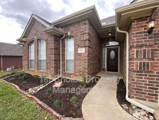 Building Photo - 904 Santa Cruz Dr