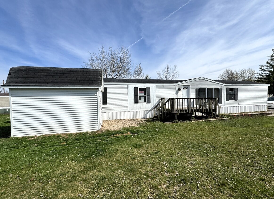Building Photo - 601 Wauona Trl