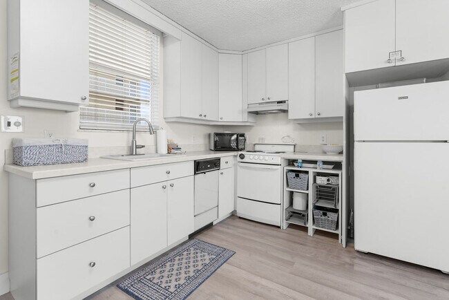 Foto del edificio - 5800 Bonita Beach Rd SW