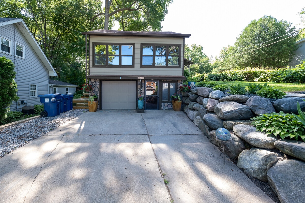 3991 Sunset Dr, Spring Park, MN 55384 House Rental in Spring Park, MN