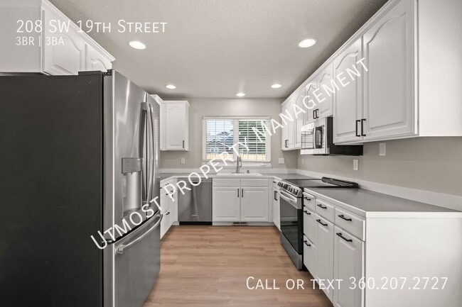 Building Photo - 208 SW 19th St