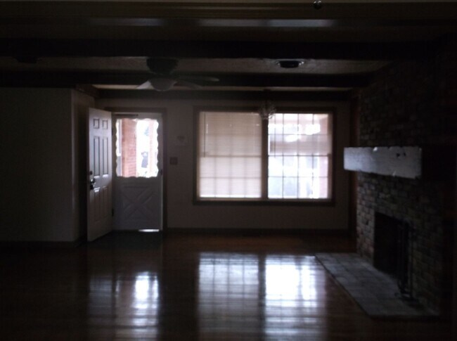 Foto del edificio - 419 E Atkinson Dr