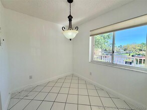Building Photo - 9587 Weldon Cir