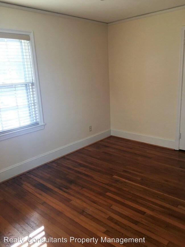 Building Photo - 4 br, 2 bath House - 2640 Walker Avenue