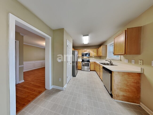 Building Photo - 5536 Keowee Way