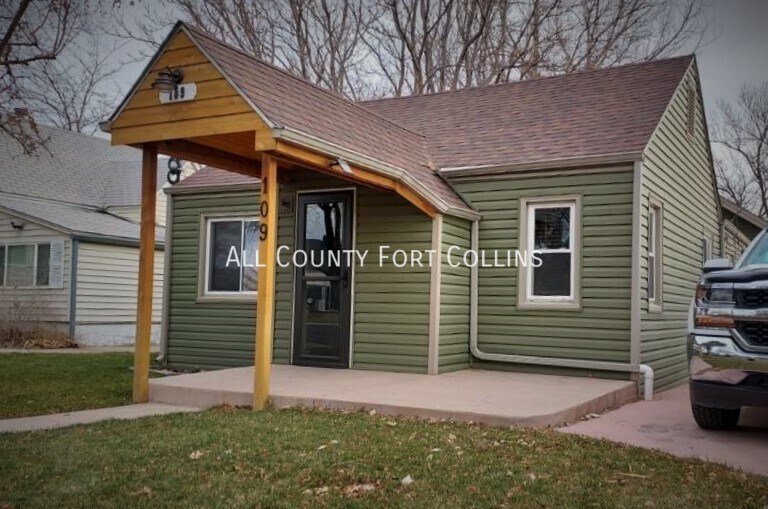 Primary Photo - Super Charming Home with Garage Loft