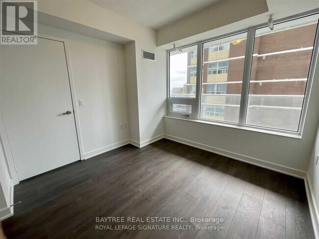 Photo du bâtiment - 195 Redpath Ave