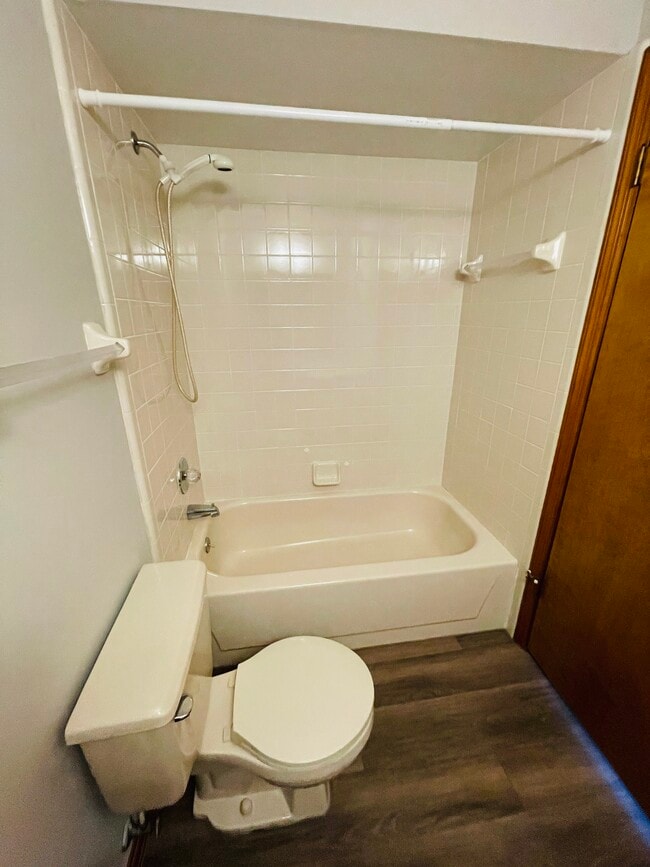 Foto del edificio - 1113 Oak Forest Cir