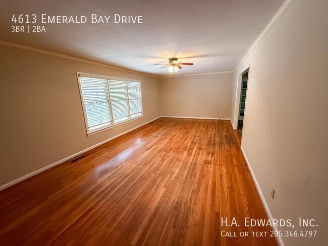 Foto del edificio - 4613 Emerald Bay Dr
