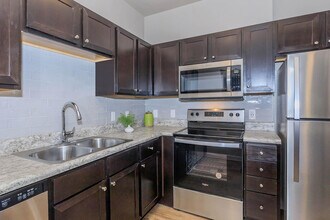 Building Photo - Vantage at McKinney Falls
