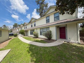 Building Photo - 24595 Gilbert Dr