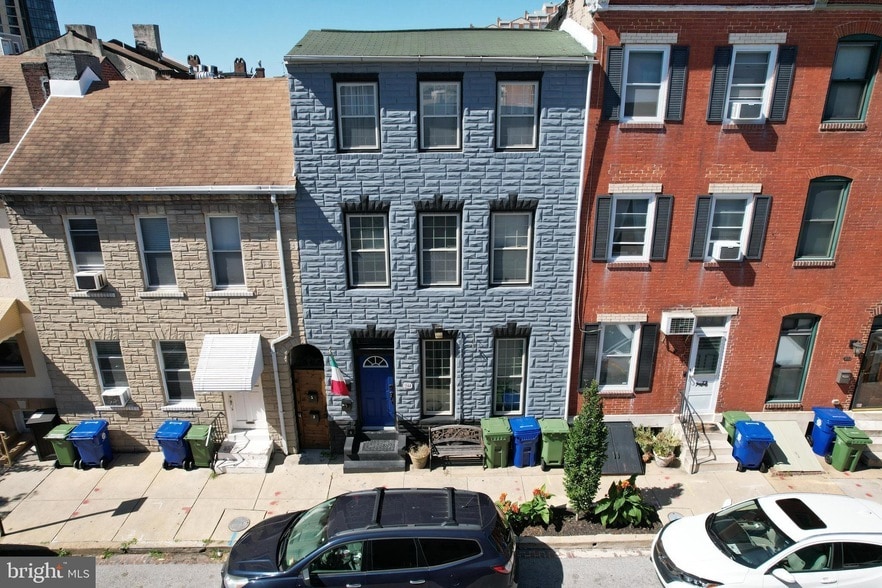 Primary Photo - 244 S Exeter St