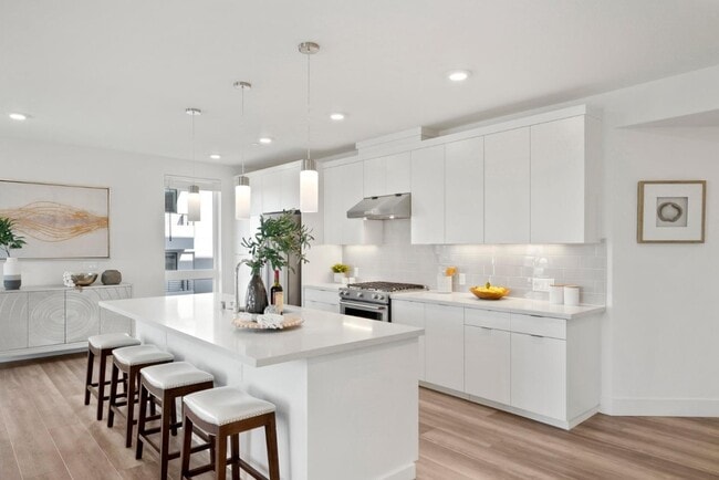 Building Photo - 3578 Rambla Pl