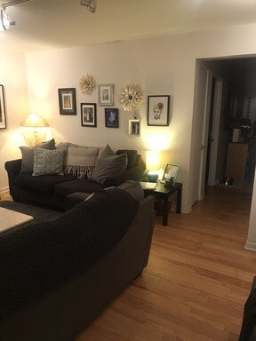 Foto del edificio - 528 W Wellington Ave