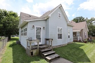 Building Photo - 917 W Jackson St