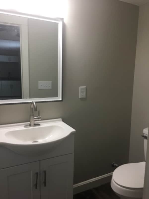 Building Photo - 320 E Main St