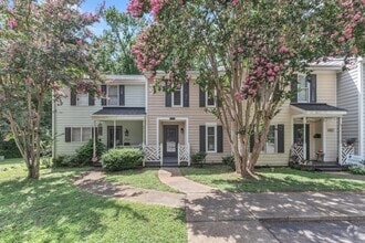 Building Photo - 2824 Wayland Dr