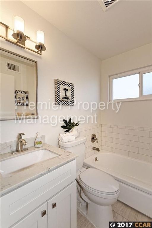 Foto del edificio - 727 Marlesta Rd