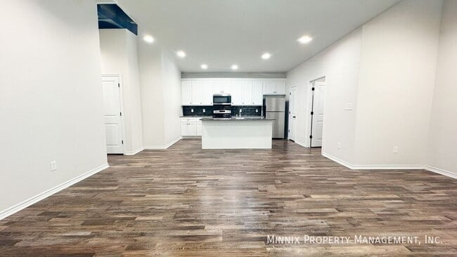 Foto del edificio - 5526 122nd St