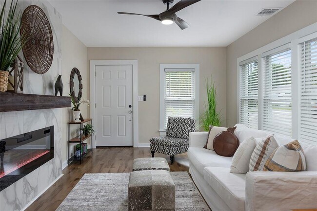 Foto del edificio - 701 38th Ave N