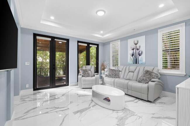 Building Photo - 1503 NE 2nd St