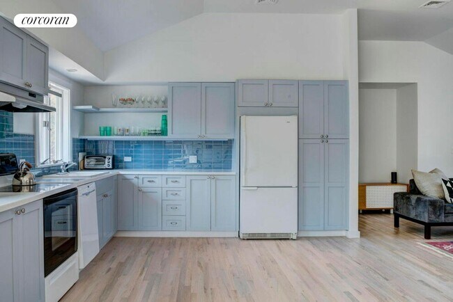 Foto del edificio - 35 Bayberry Ln