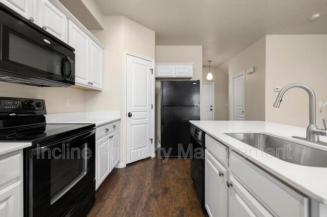 Building Photo - 113 W 3240 N