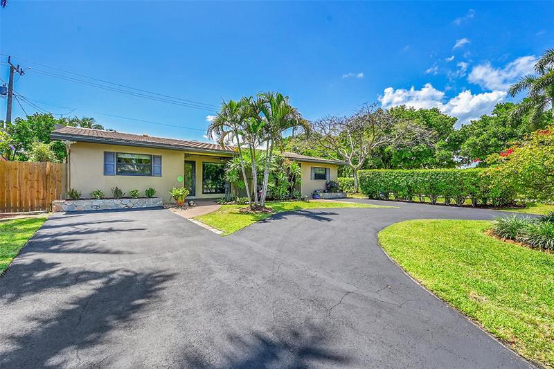 Foto principal - 2200 NE 54th St