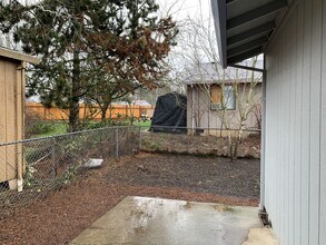 Building Photo - 900 SW 179th Ave