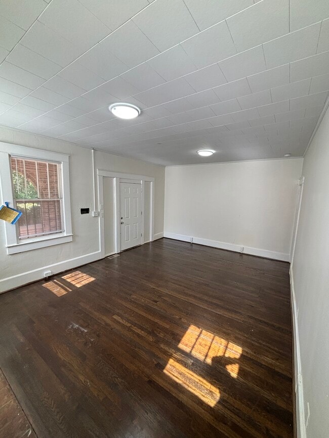 Building Photo - Inglenook 4118