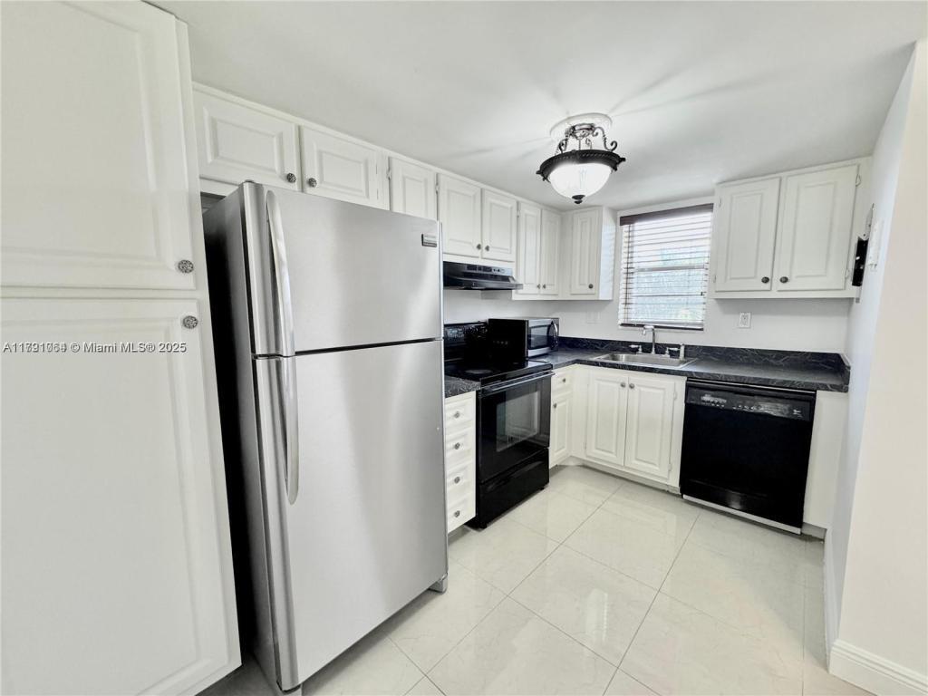 Foto principal - 3150 W Rolling Hills Cir