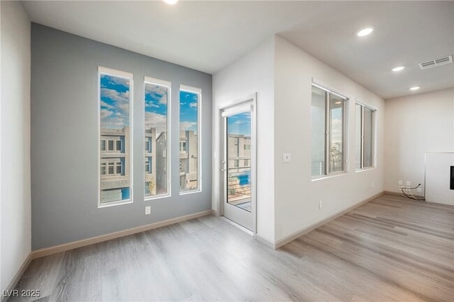 Foto del edificio - 8081 Misty Canyon Ave