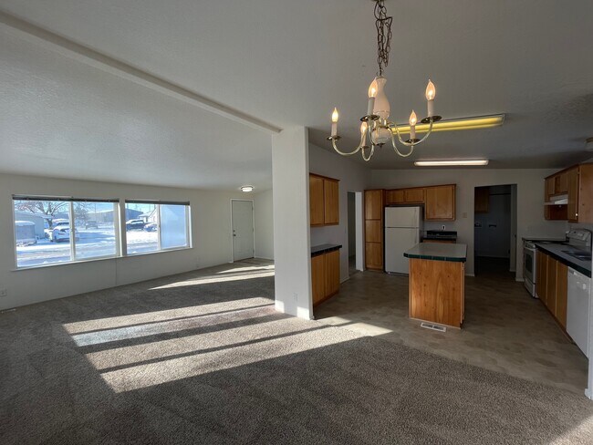 Building Photo - 1404 River Run Ln