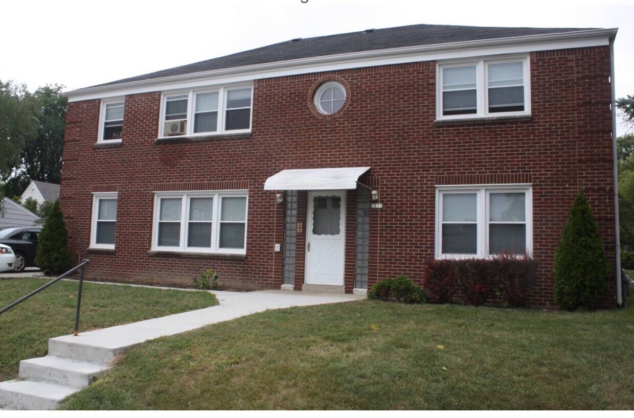 2571 N Wauwatosa Ave Unit 1, Wauwatosa, WI 53213 Apartments in