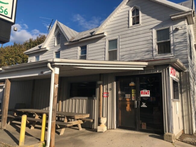 Building Photo - 3403 Ridge Rd