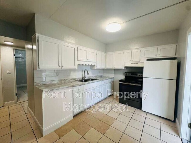 Foto del edificio - 2475 18th Ave S