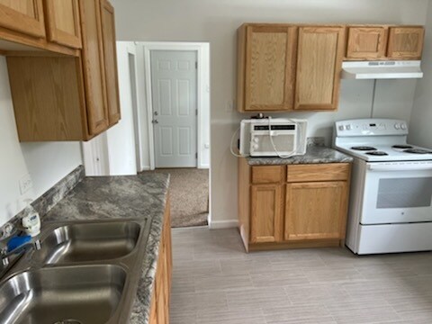 Kitchen - 14822 Wood St
