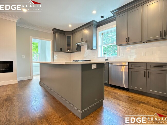 Building Photo - 218 Palfrey St