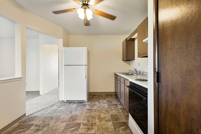 Foto del edificio - Prairie Woods Apartments