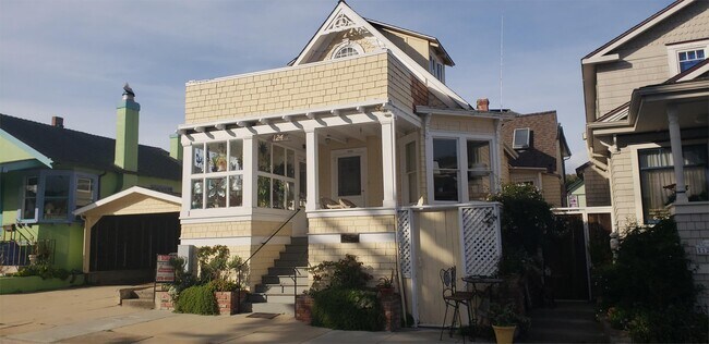 Building Photo - 124 Grand Ave