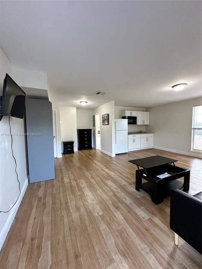 Foto del edificio - 808 NW 19th St