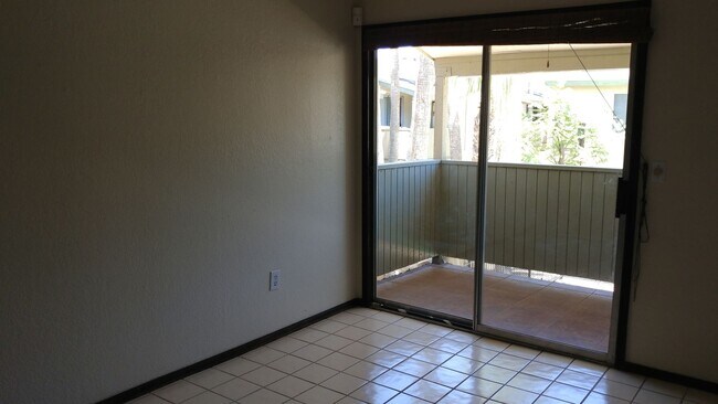 Foto del edificio - ADORABLE POOLSIDE CONDO IN THE MELROSE!