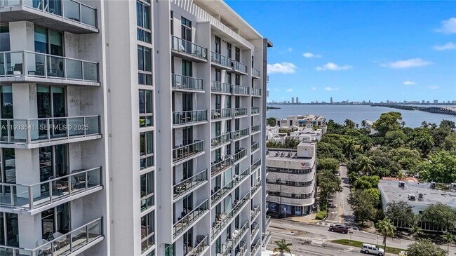 Foto del edificio - 3900 Biscayne Blvd