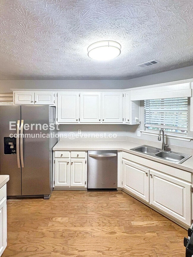 Foto del edificio - 265 Lazy Hollow Ln