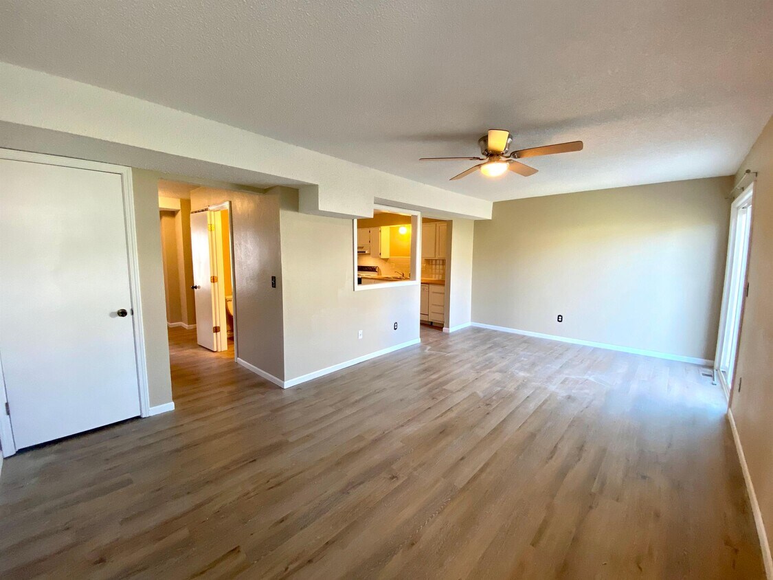 1270 Petzold Dr, Olathe, KS 66061 Townhome Rentals in Olathe KS