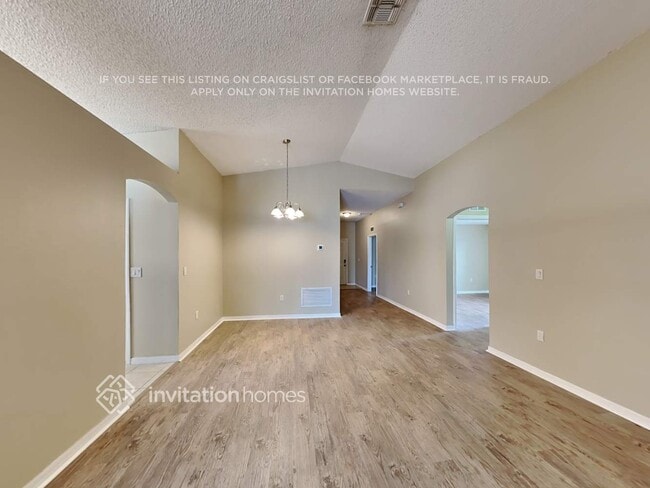 Foto del edificio - 709 Jessamine Dr