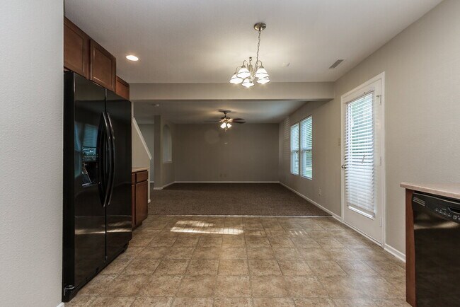 Foto del edificio - 8038 Retreat Ln